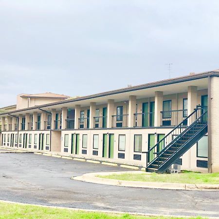 במוטל Super 8 By Wyndham-Tupelo Airport מראה חיצוני תמונה