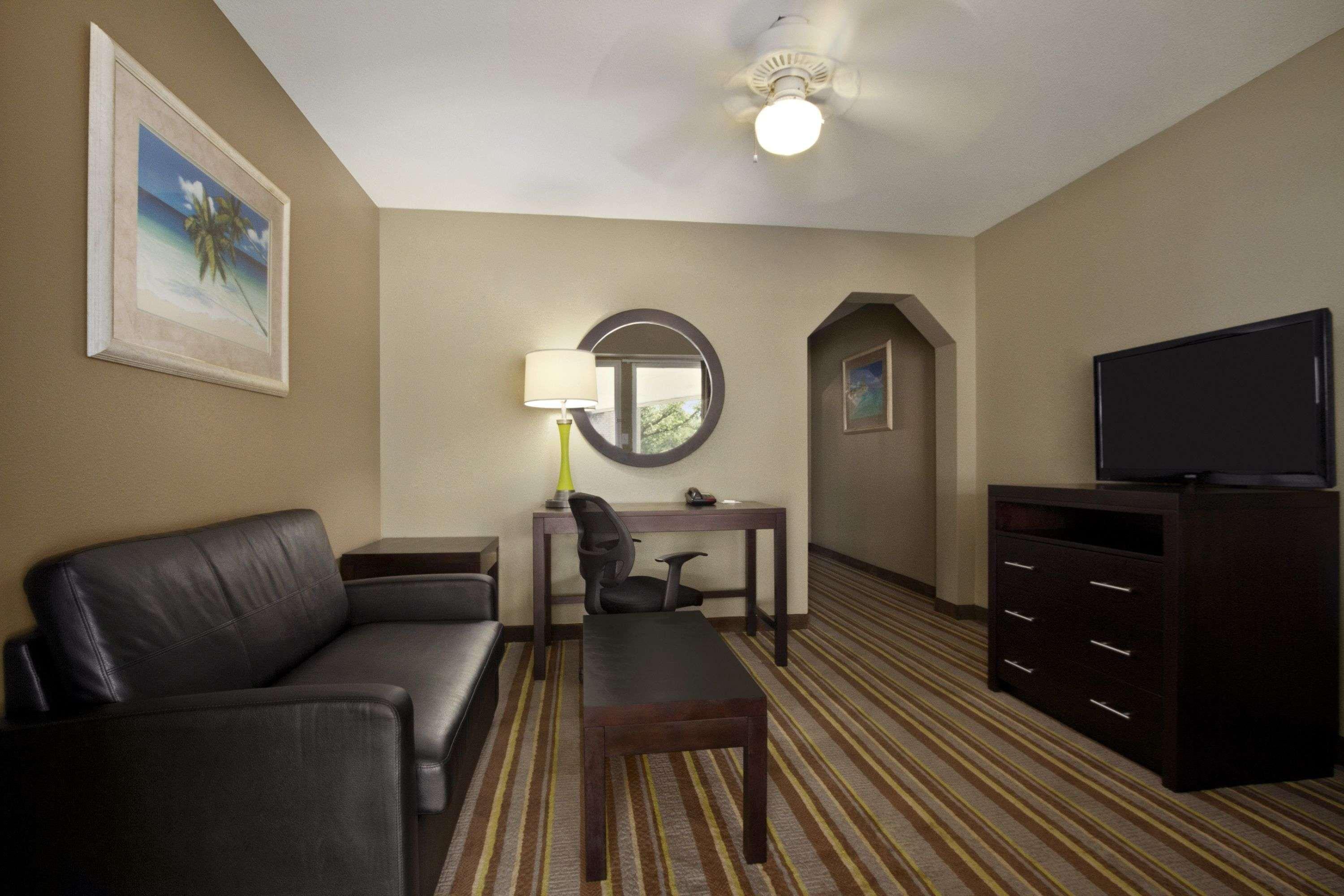 במוטל Super 8 By Wyndham-Tupelo Airport מראה חיצוני תמונה